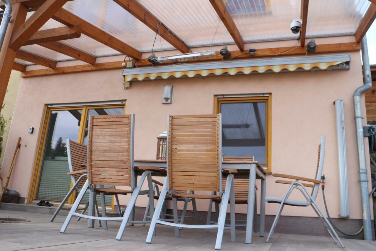 Romantische Ferienwohnung Mit Fantastischem Ausblick, Pool Und Gartensauna Jena Exterior photo